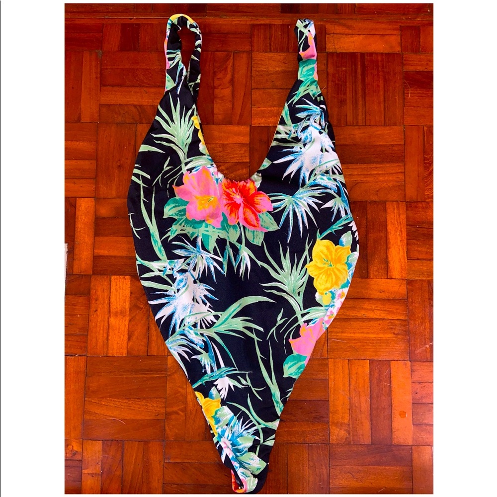 INDAH One piece